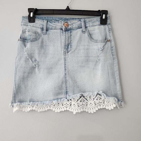 Cp Jeans Denim Skirt Crochet Light Wash Lace Size 9 Short Mini Distressed EUC - Picture 2 of 11